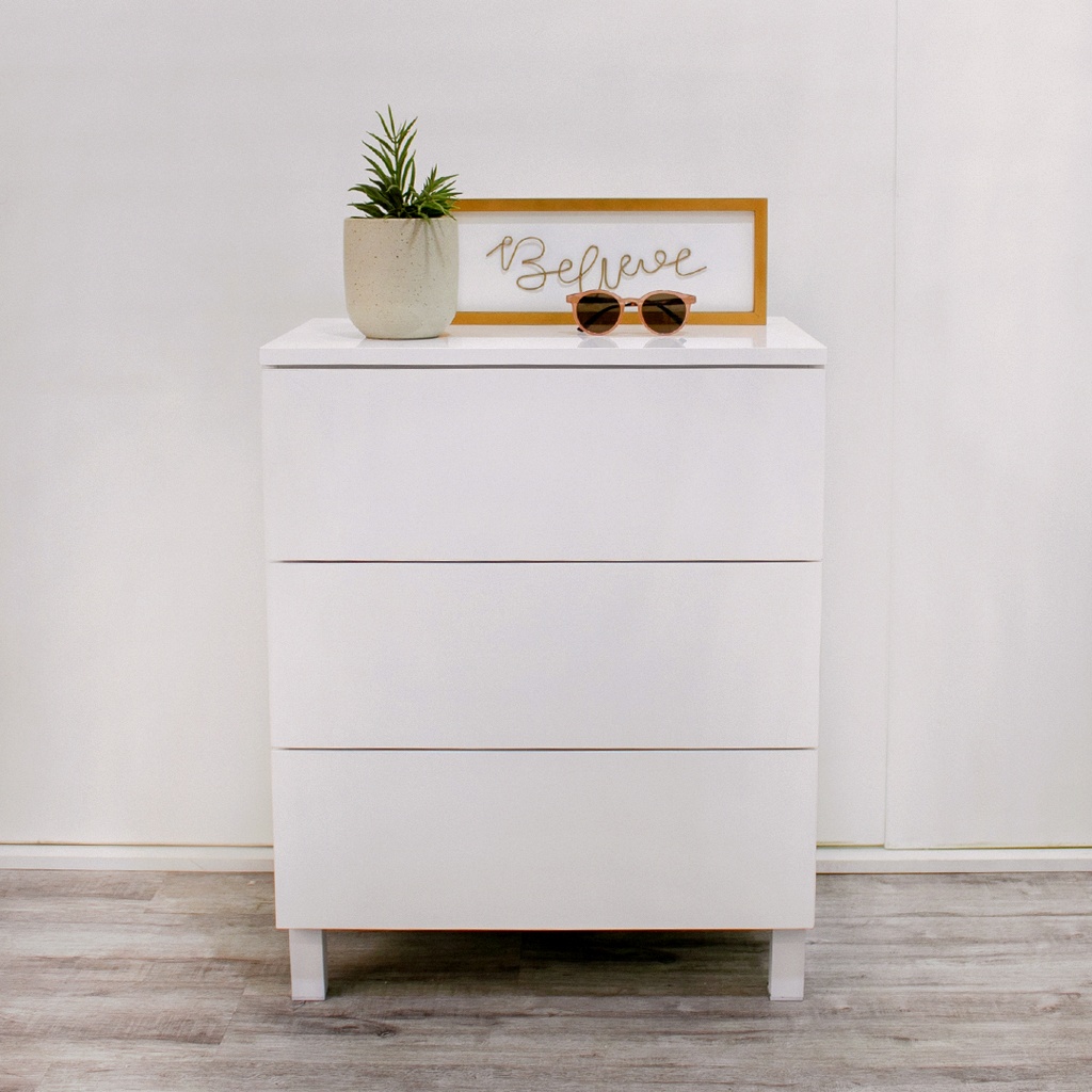 Comoda White